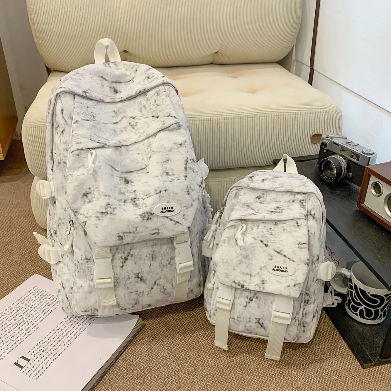 Set Zaino in Tela con Stampa Marmorizzata da Donna (2 Misure) con Tracolla Regolabile, Estetica Minimalista Y2K, Borsa Casual per Scuola e Viaggi 2026
