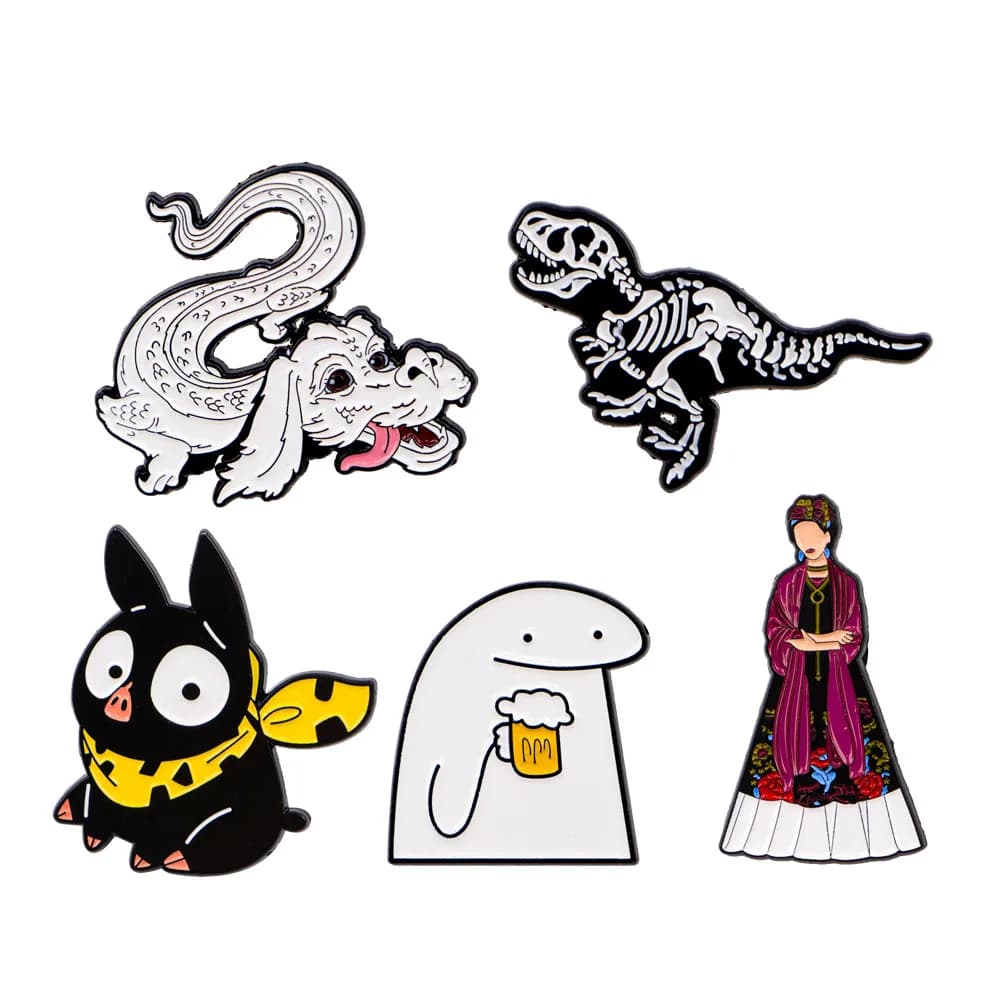 Cartoon White Dragon Badge Spilla smaltata Spilla Cute Anime Spille da bavero per zaini Spille da donna Accessori per gioielli Regali