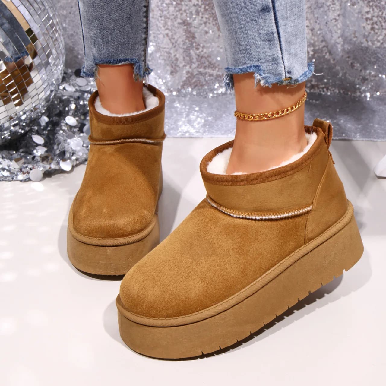 Thick Bottom Snow Boots Women's Fur Lined Winter Shoes Bread Style Thickened Cotton Shoes for Cold Weather Casual Short Tube
