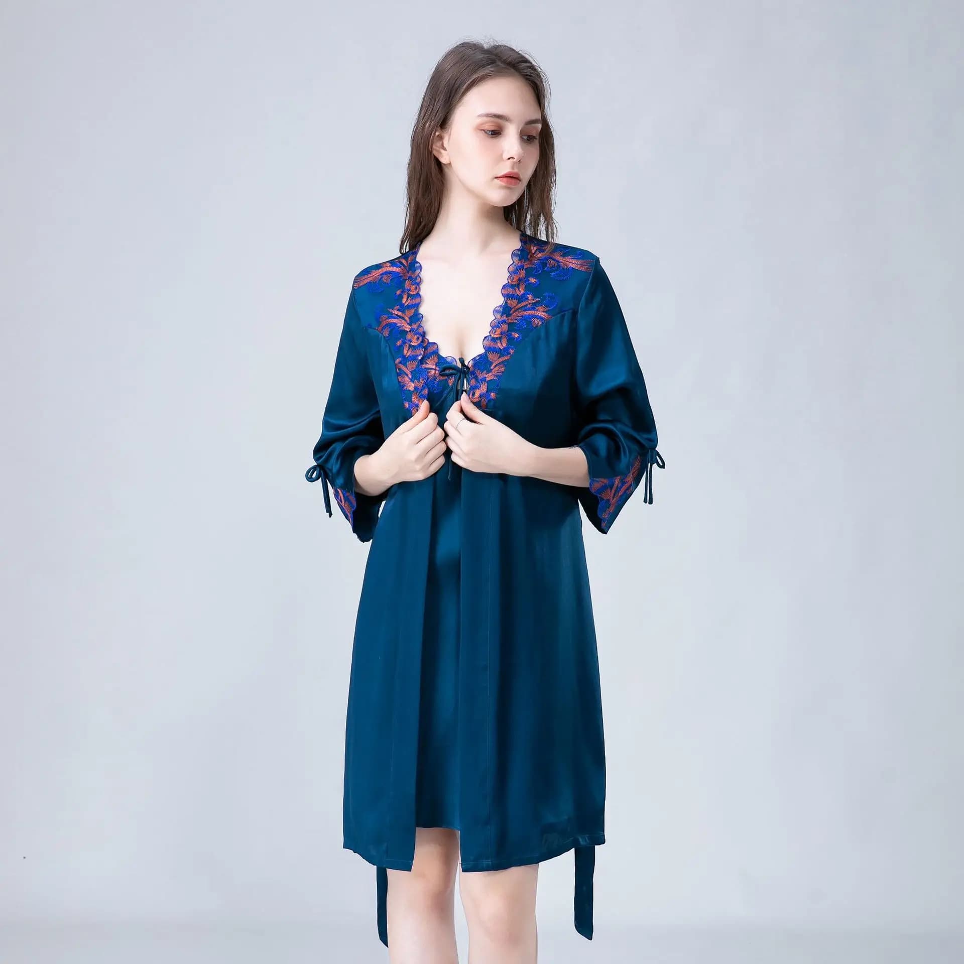 Wholesale Mulberry Silk Nightgown Women Long Lace Up Pajamas Robe Spring Summer Autumn Style XL Size Luxury Sleepwear XL Size