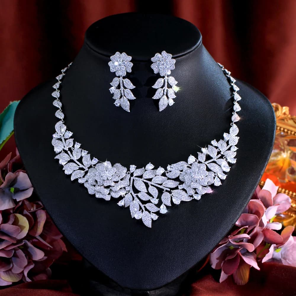 CWWZircons Lusso Trasparente Bianco Cubic Zirconia Grande Foglia Collana di Fiori 2 Pezzi Set per Le Donne Abito Da Sposa Accessori Dei Monili T0648