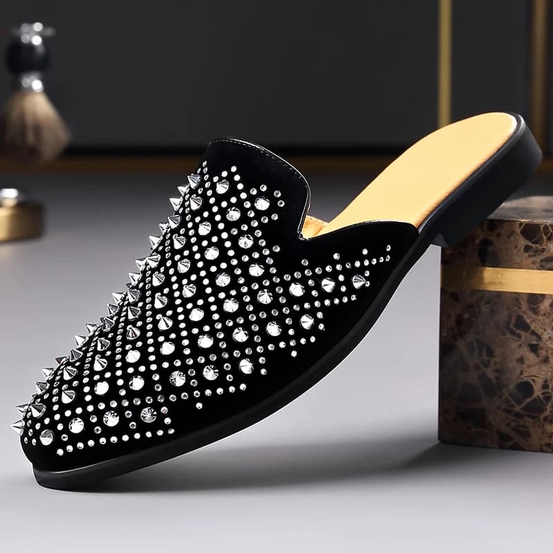 Scarpe Casual in Pelle da Uomo 2026 Nuove Mocassini Trendy con Rivetti per Uomo, Slip-On alla Moda, Scarpe Basse da Tempo Libero, Ciabatte in Pelle, Scarpe da Guida Uomo
