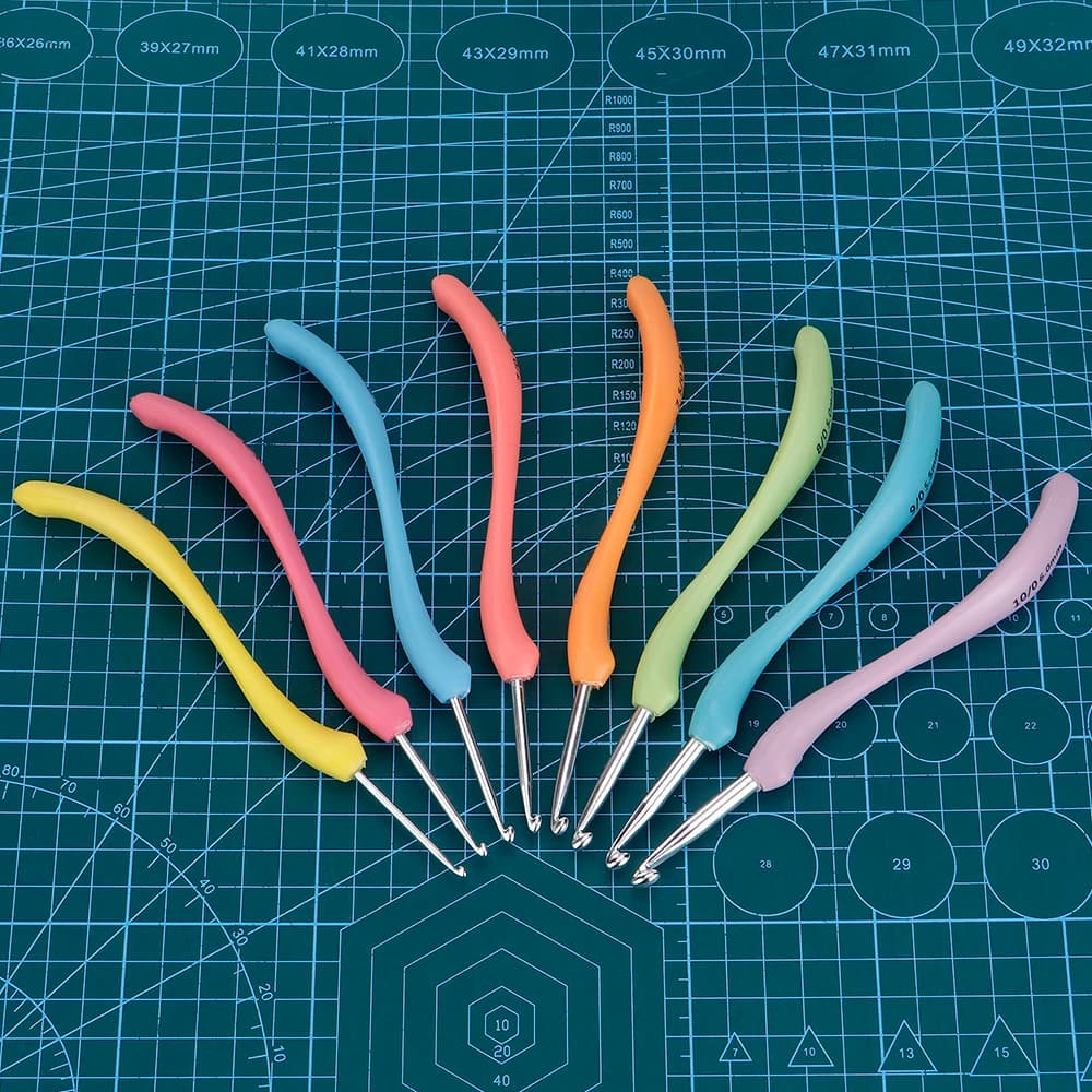 Colorful Smooth Soft TPR Crochet Needle Kit, Aluminum Hooks Knitting Needles Tools for DIY Hand Weaving Yarn Thread Crafts