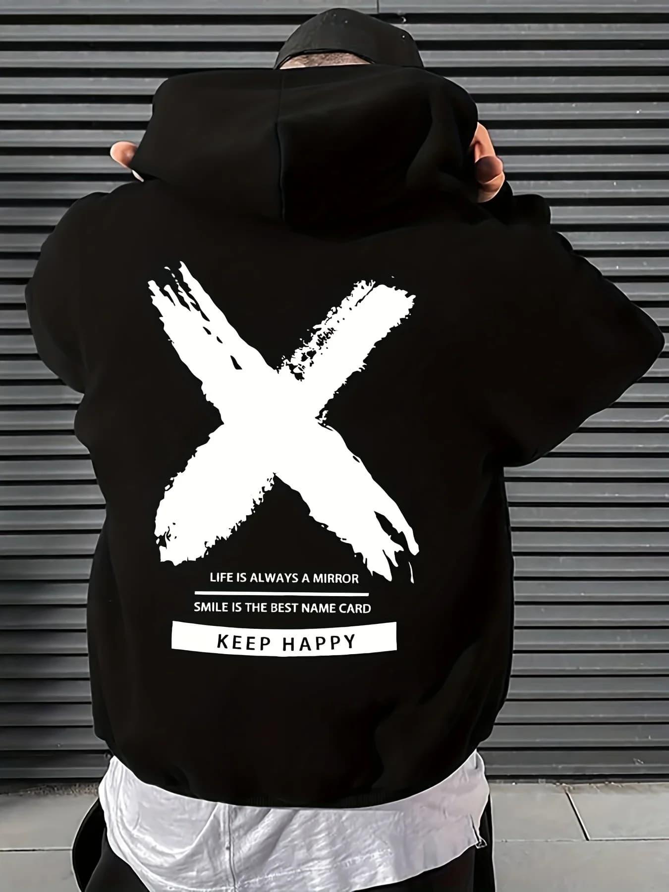 Retro-style niche Fashion Men's and Women's Hooded Sweatshirt with Back Print, Comfortable and Casual Sports Hoodie.