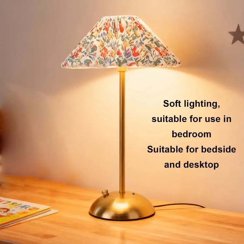 Lampada da Tavolo Senza Fili, Luce Notturna Ricaricabile, Design Moderno con Tessuto Plissettato e Base in Metallo per Camera da Letto, Scrivania, Cameretta