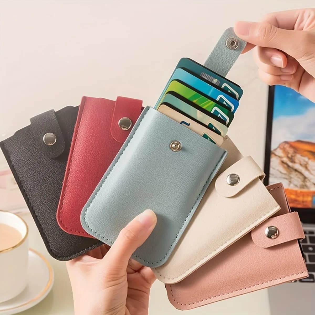 Portacarte impilabile con chiusura a scatto, stile portafoglio, colore casuale