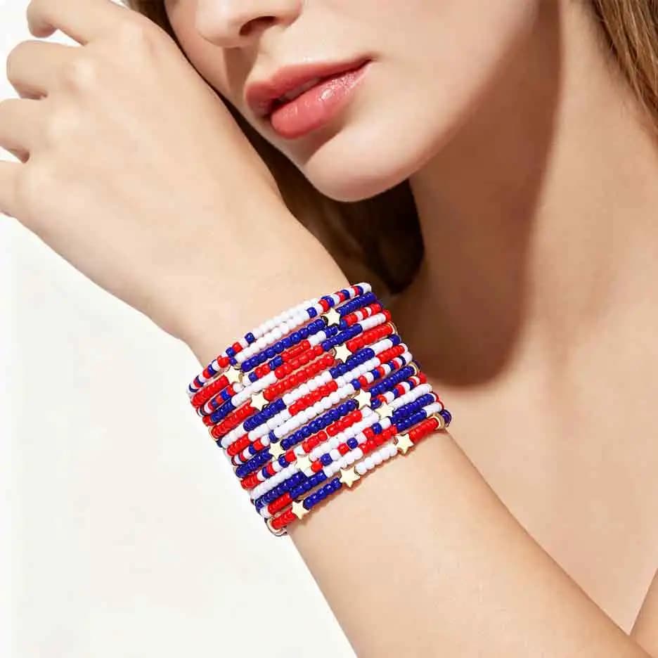 Braccialetti Impilabili con Perline Rosse, Bianche e Blu per Donne, Set di Bracciali con Charm a Forma di Bandiera Americana e Stelle per il 4 Luglio, Festa dell'Indipendenza