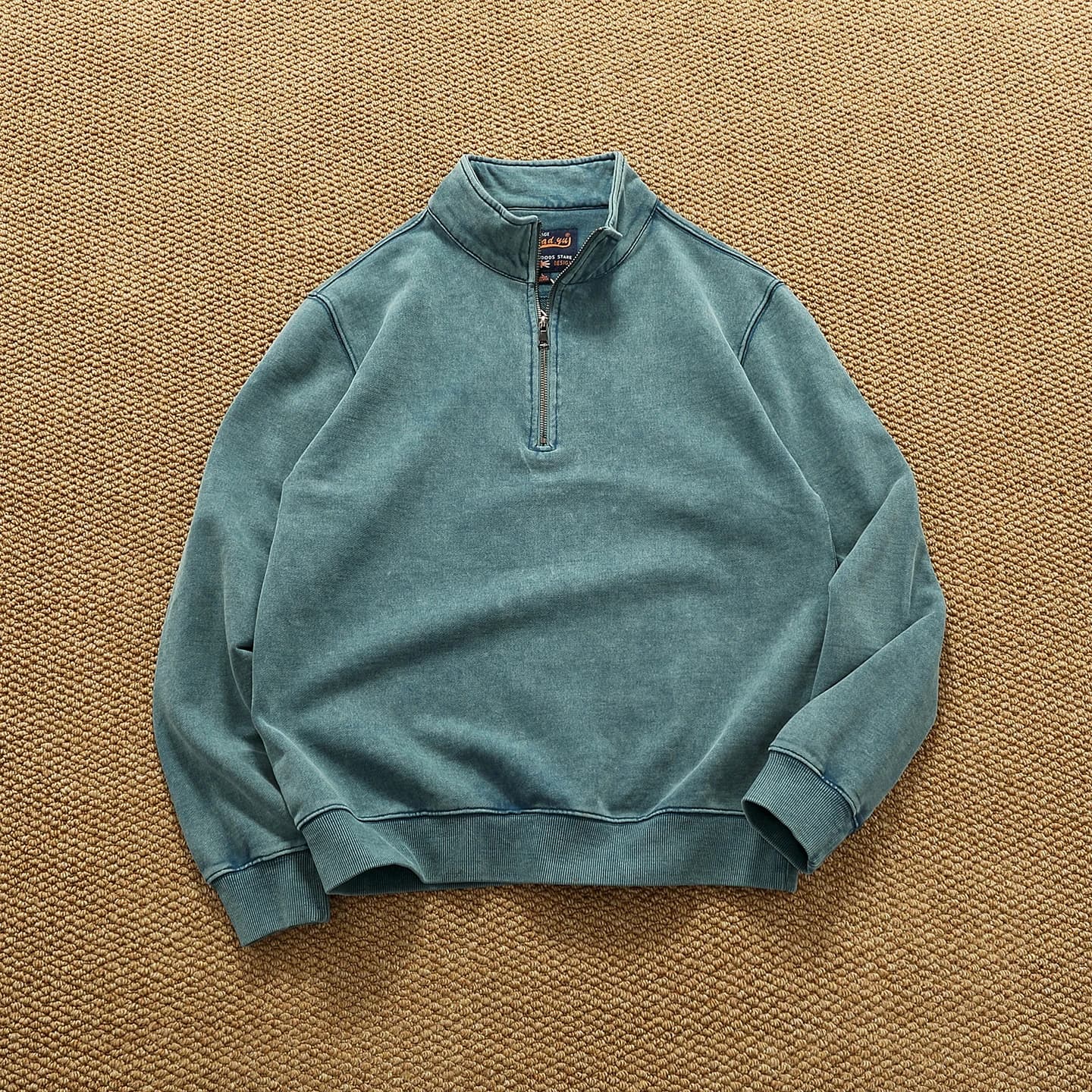 Heavy pullover sweatshirt in heavy sponge material and often, men's pullover with zipper, semi-open collar, casual top