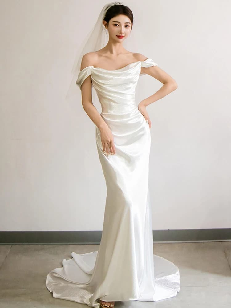 Satin One-Shoulder Wedding Dress Simple White Fish Tail Gown for Bridal Entrance Luxury Light Wedding Dress with Welcome Train