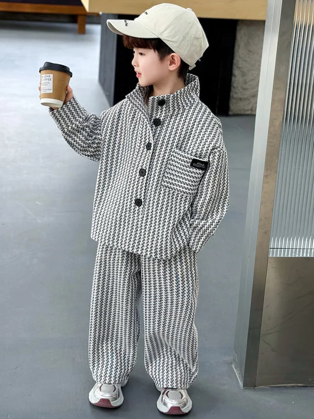 Completo Set Moda Primavera Bambino 2026 Nuovo Stile Street Cool Casual Felpa Due Pezzi Abbigliamento Sportivo Primaverile per Bambini in Cotone