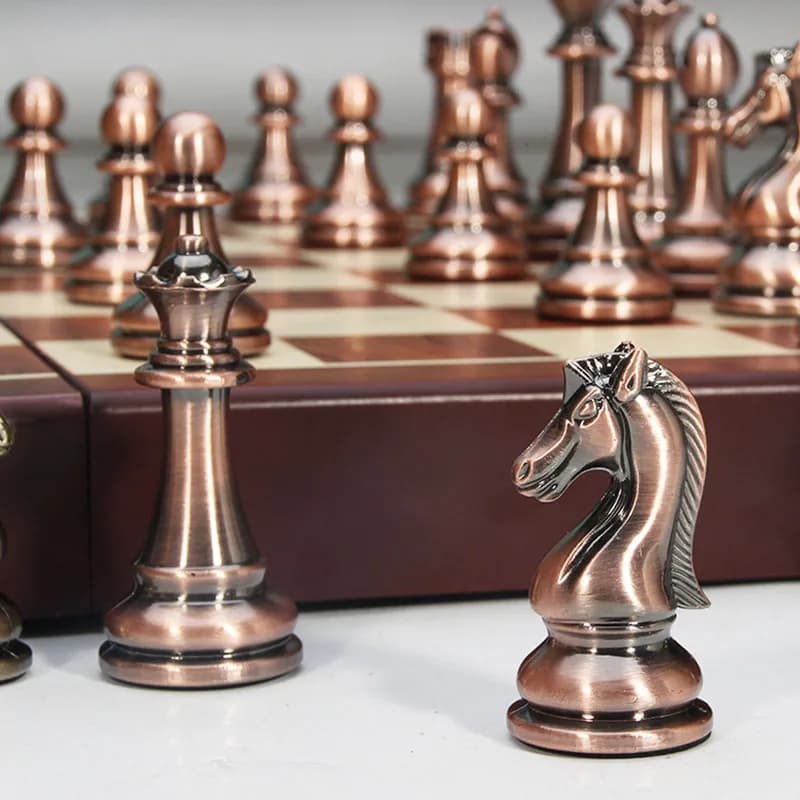 Concorso di scacchi internazionale Esclusivo set di confezioni regalo di fascia alta Set di giochi di scacchi Gioco da tavolo con scacchiera pieghevole in legno massello