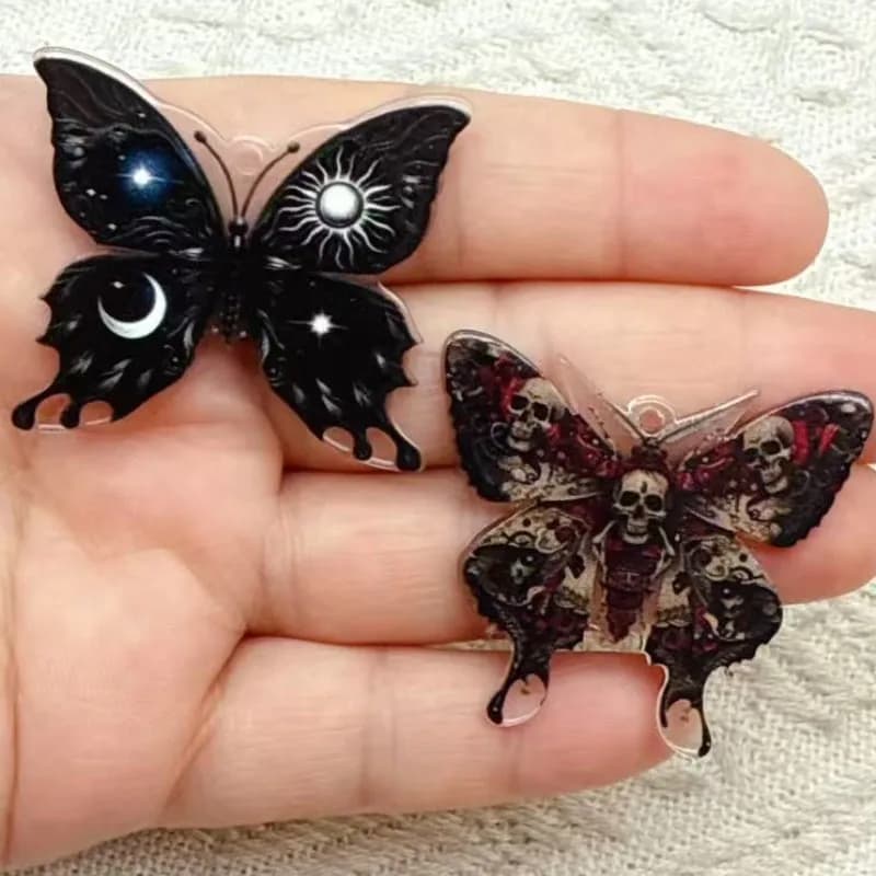 Ciondolo acrilico gotico con farfalla scura, ciondolo con teschio di luna, accessorio per gioielli fai da te per orecchini, bracciale, collana, portachiavi