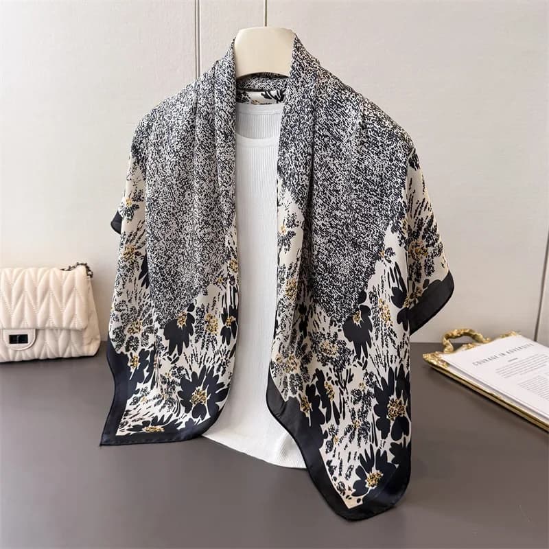 Foulard quadrato 90x90cm in seta con stampa popolare, design di lusso, protezione solare, sciarpa alla moda, bandana, scialle 2026