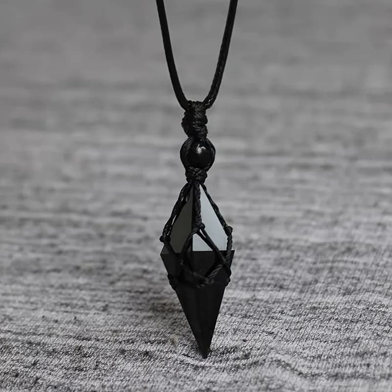 Collana con Pendente a Punta di Freccia in Ossidiana Nera, Gioiello Unisex in Pietra Naturale Curativa con Cordino Avvolgente per Uso Quotidiano