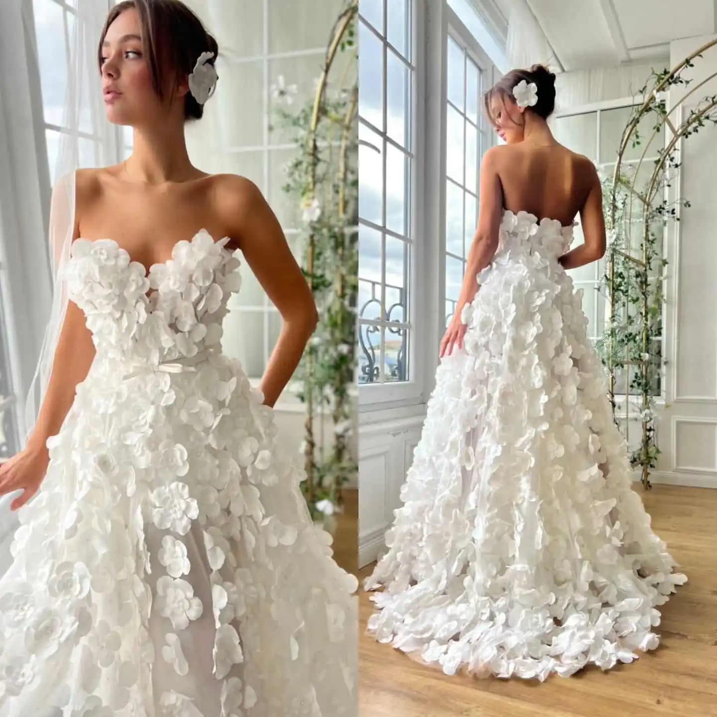 Splendidi abiti da sposa a-line con senza spalline senza maniche completi con applicazioni di fiori 3D Abiti da sposa Abiti da sposa personalizzati