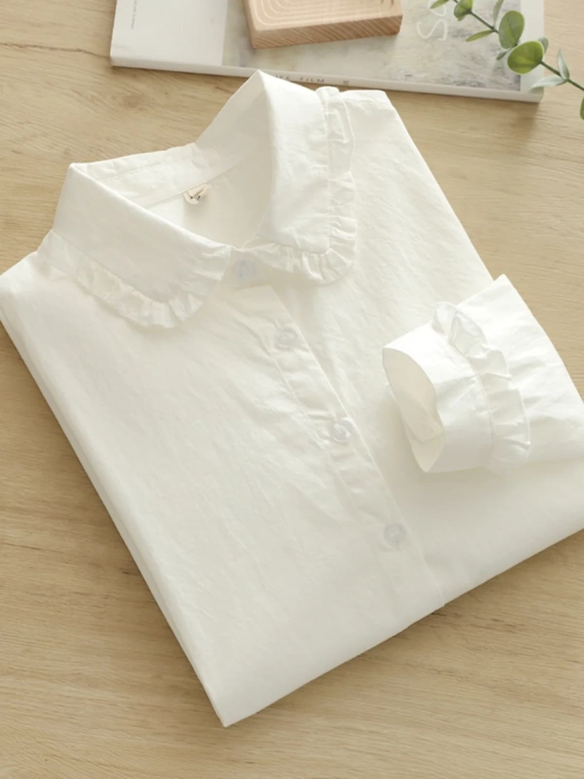 Camicia Bianca in Puro Cotone Stile Coreano con Colletto a Bambola e Bordo Arricciato, Maniche Lunghe, Versatile per Studentesse