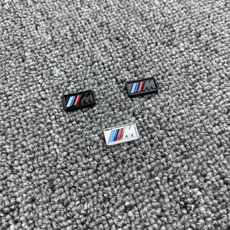 Adatto per la modifica dell'adesivo decorativo della console centrale BMW, logo M in metallo, logo sul volante