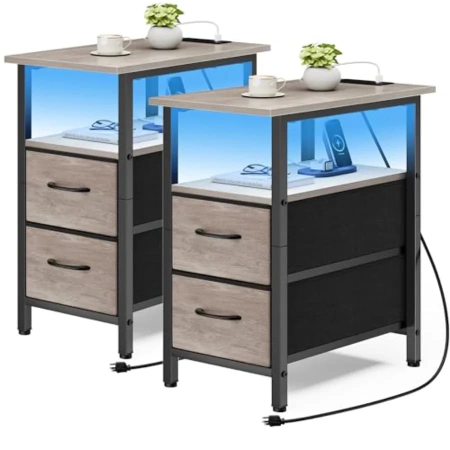 Set di Comodini con Stazione di Ricarica e Luci LED, Tavolino Laterale Stretto con Cassetti in Tessuto, Comodino LED Piccolo