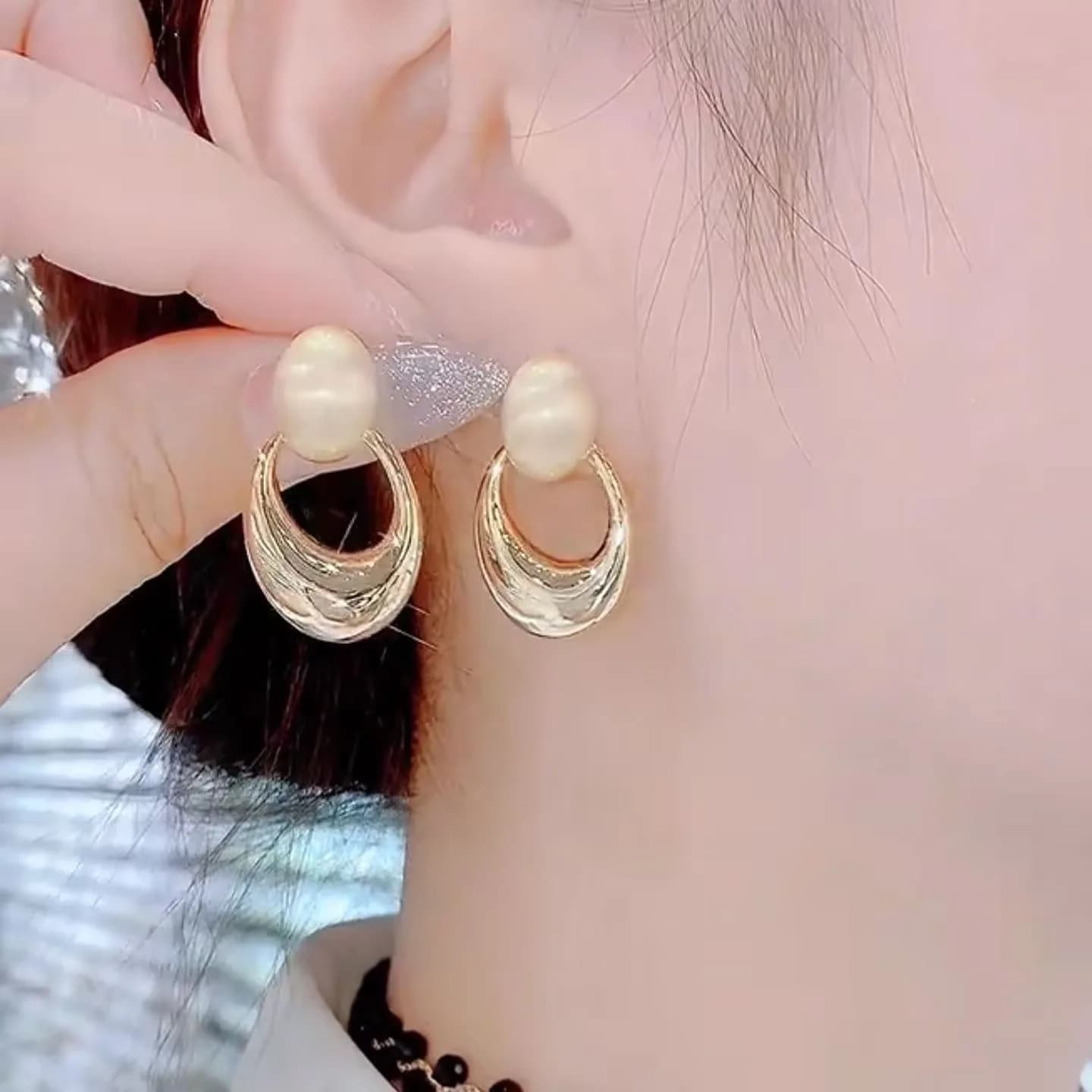 Women's Brushed Spliced Stud Earrings, Exaggerated High-End Large Hoop Ear Cuffs, Elegant Unique Niche Ear Jewelry Accessories