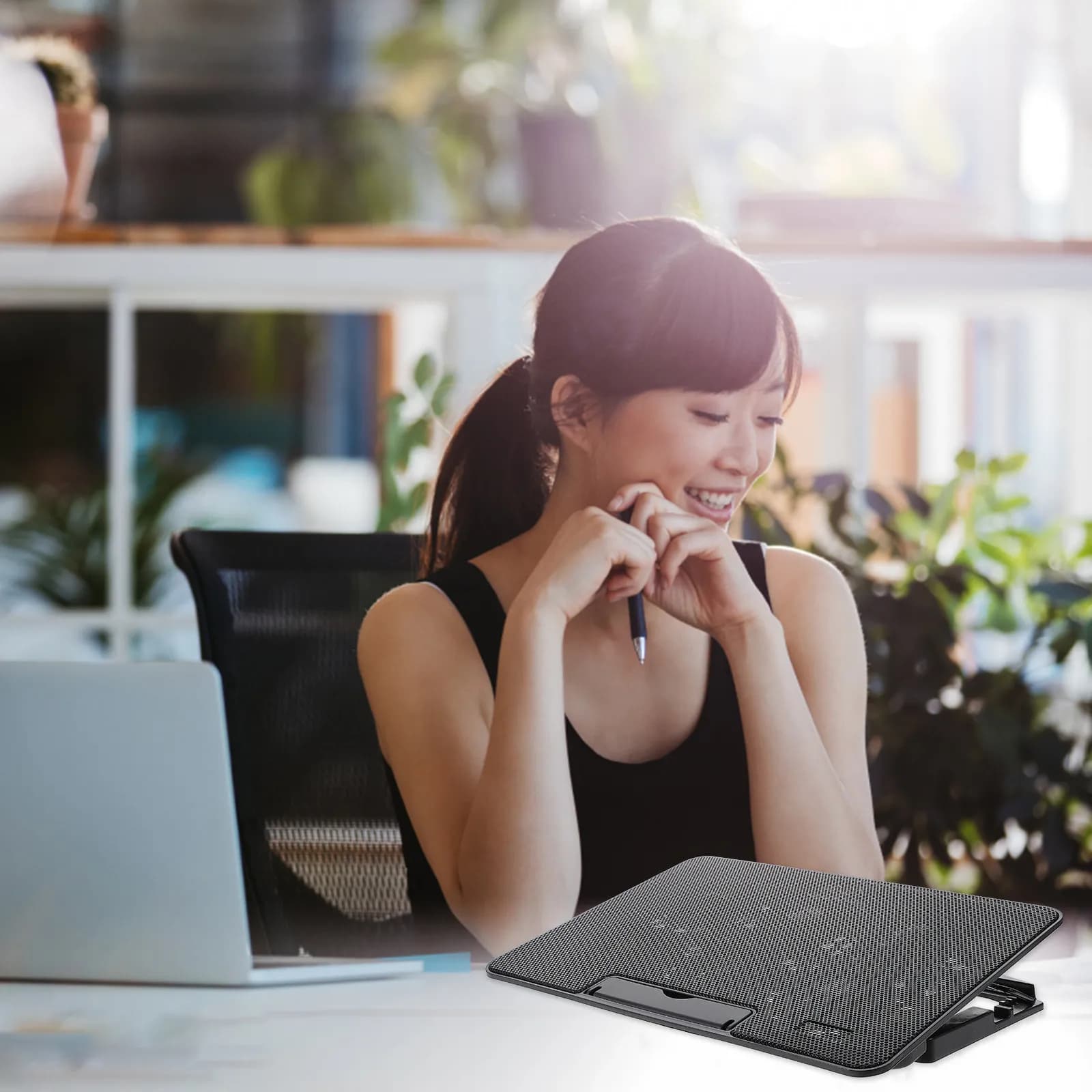 Base di Raffreddamento per Laptop USB con 6 Ventole Ultra-Silenziose, Supporto Regolabile, Leggera e Portatile per Gaming, Lavoro, Viaggi, Scrivania e Letto