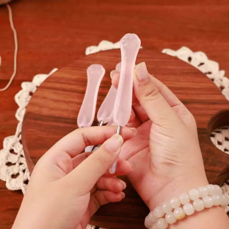 Uncinetto con manico in resina a forma di artiglio di gatto rosa, aghi in acciaio inossidabile color giada, ferri da maglia