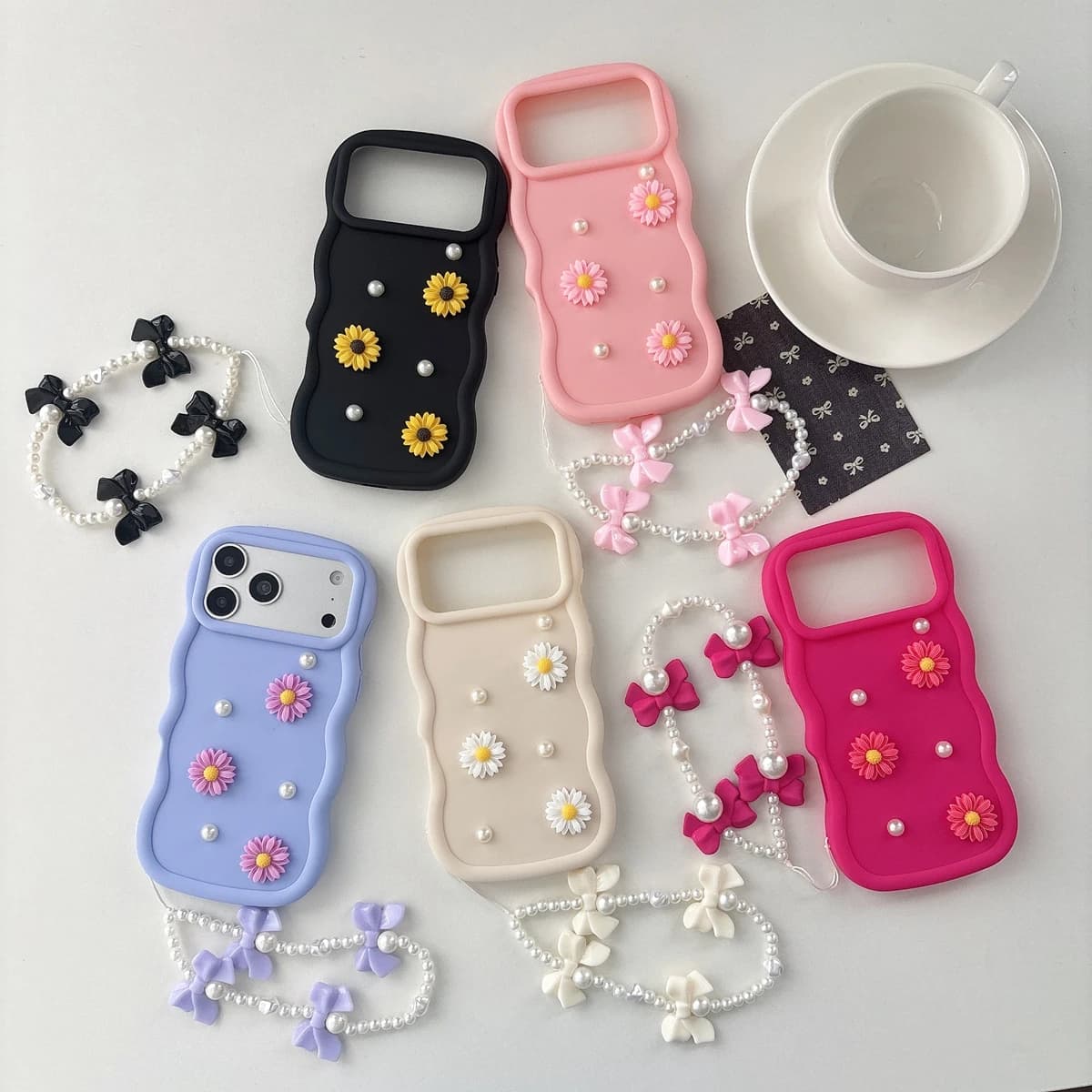 Flowers Pearl Chain Rope Wave Phone Case For Motorola Moto G77 G67 G57 G17 G84 G64 G54 Power G34 5G G24 G14 G04 G04S Soft Cover