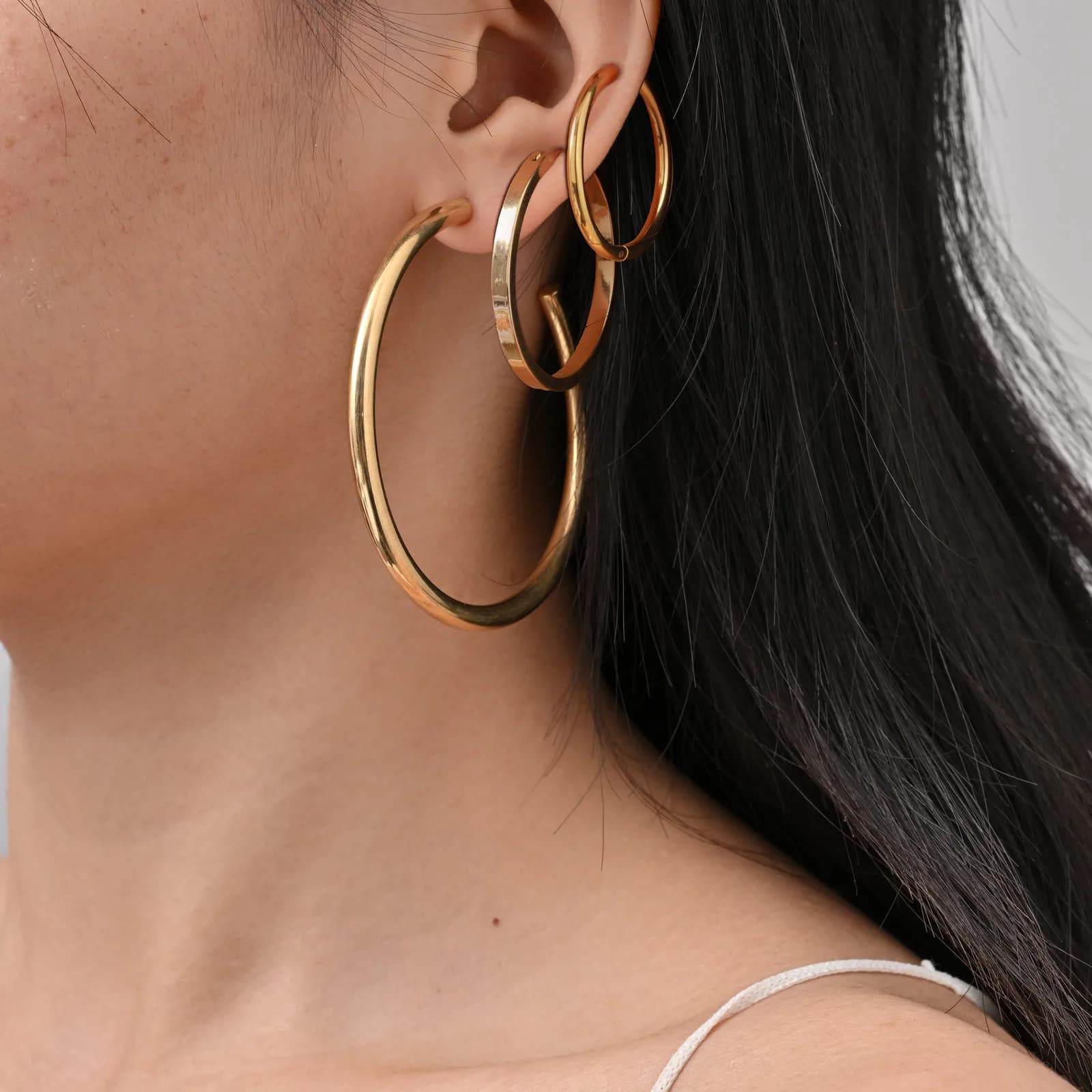 Stainless Steel Hoop Earrings, Round Twisted Huggie Hoops for Women, Stackable Jewelry Waterproof Party Wedding Gift