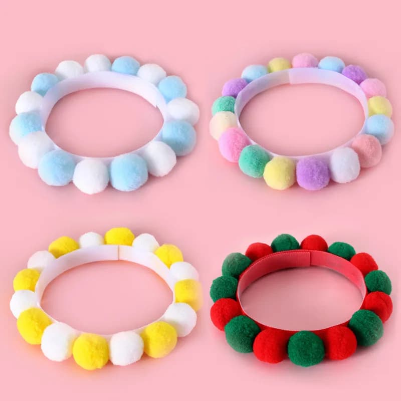 Collare per cani con palla di peluche Collana per gatti Nuova sciarpa arcobaleno fatta a mano per animali domestici Dolce e carino Cucciolo Tracolla per gattini Forniture per decorazioni per il collo dell'animale domestico