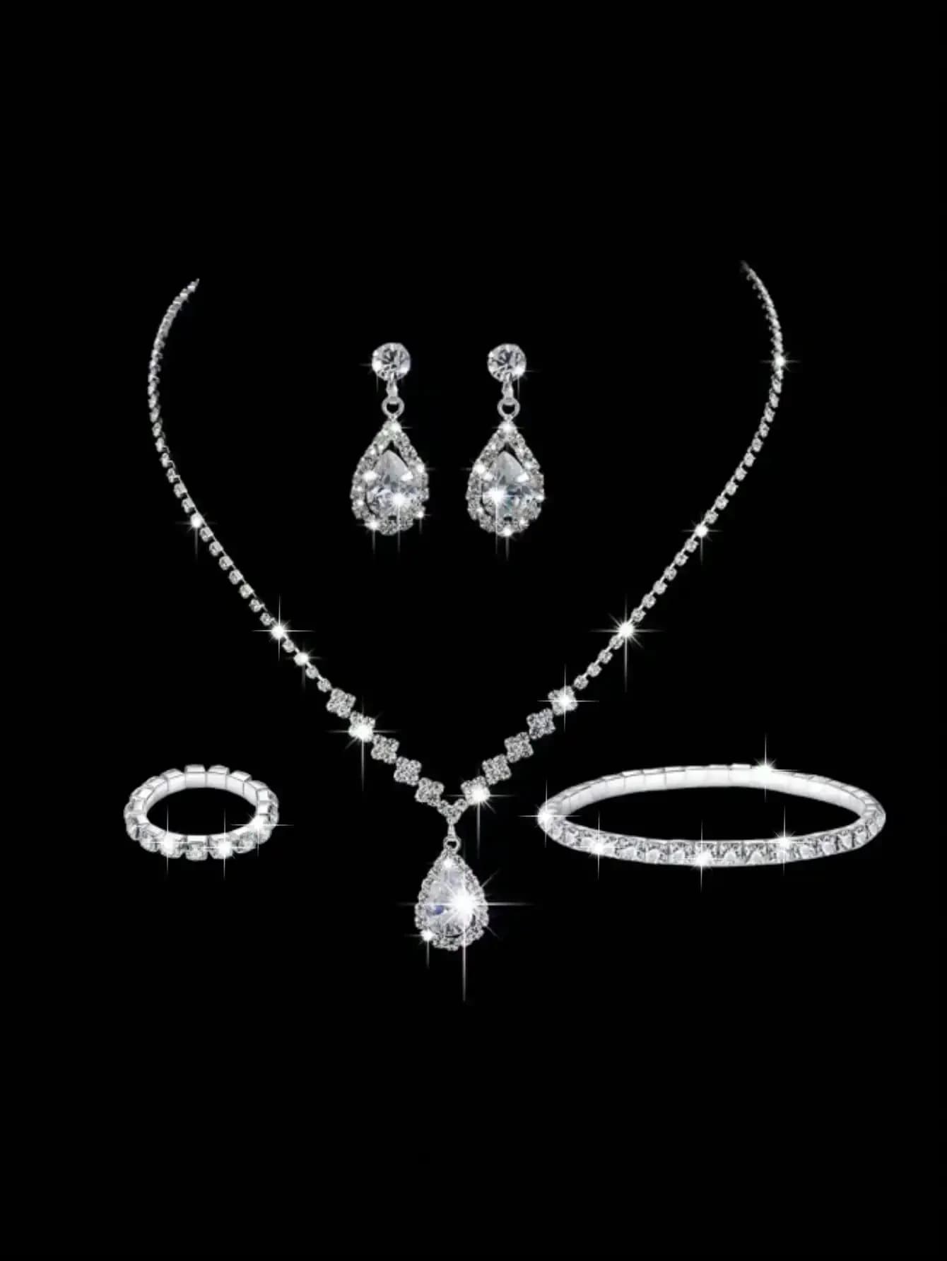 Set di Gioielli con Strass Scintillanti in 5 Pezzi: Collana, Orecchini, Anello e Bracciale per Eventi Formali o Nuziali