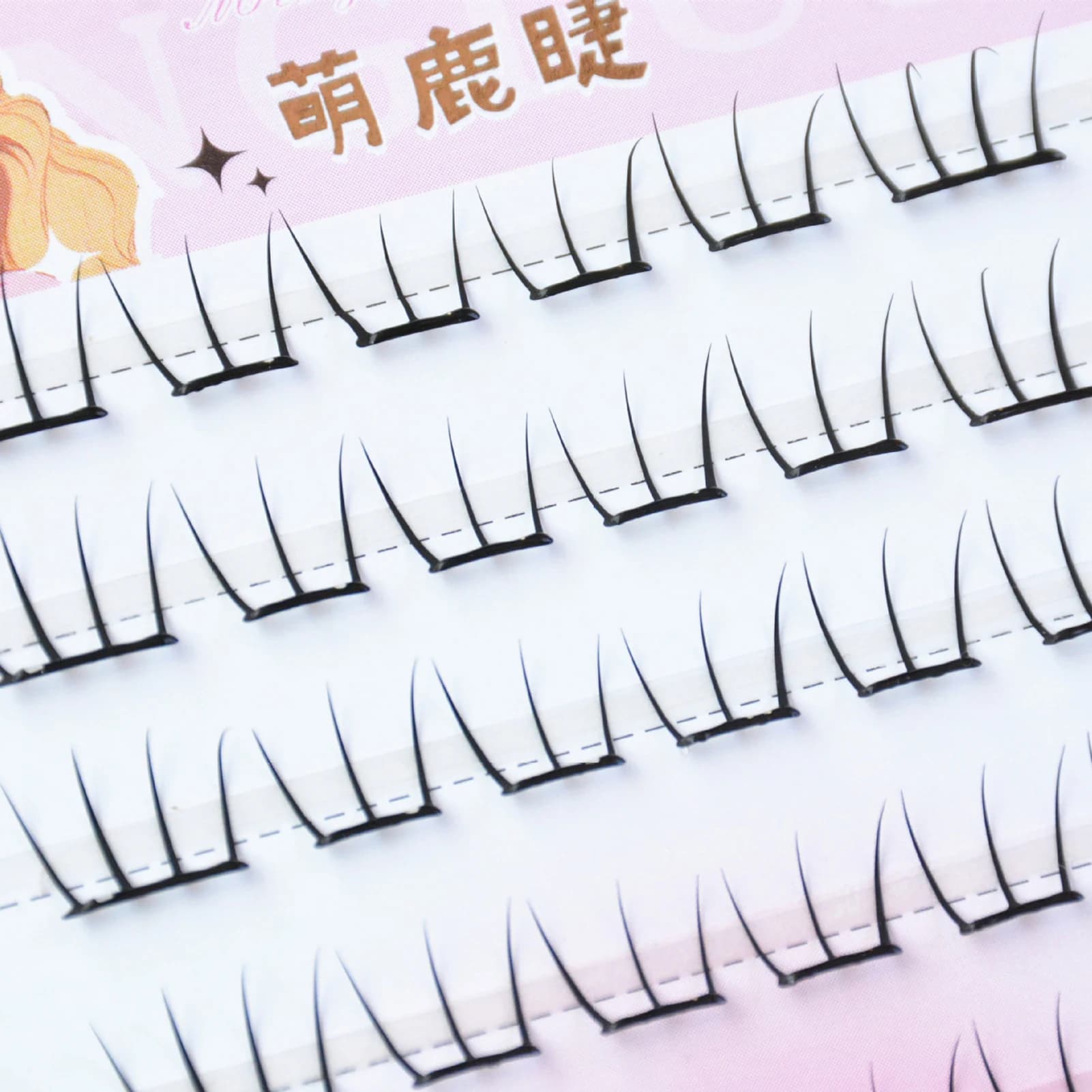 Fake Korean style lashes without glue, natural curved eyelash extensions, individual clusters, fake eyelashes for everyday makeup and cosplay