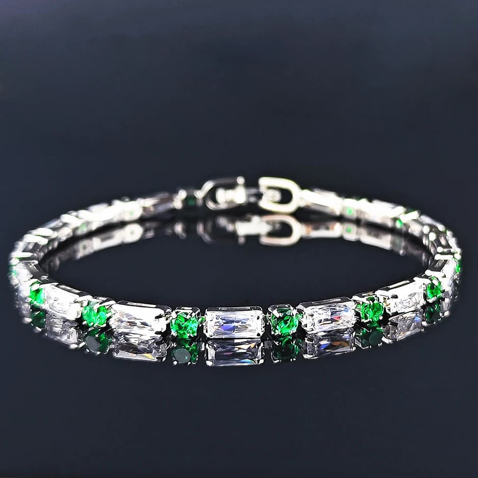 2024 Nuovo colore verde Rettangolo PrincessBracelet Bangle per le donne Regalo di anniversario Gioielli all'ingrosso Moonso S8252