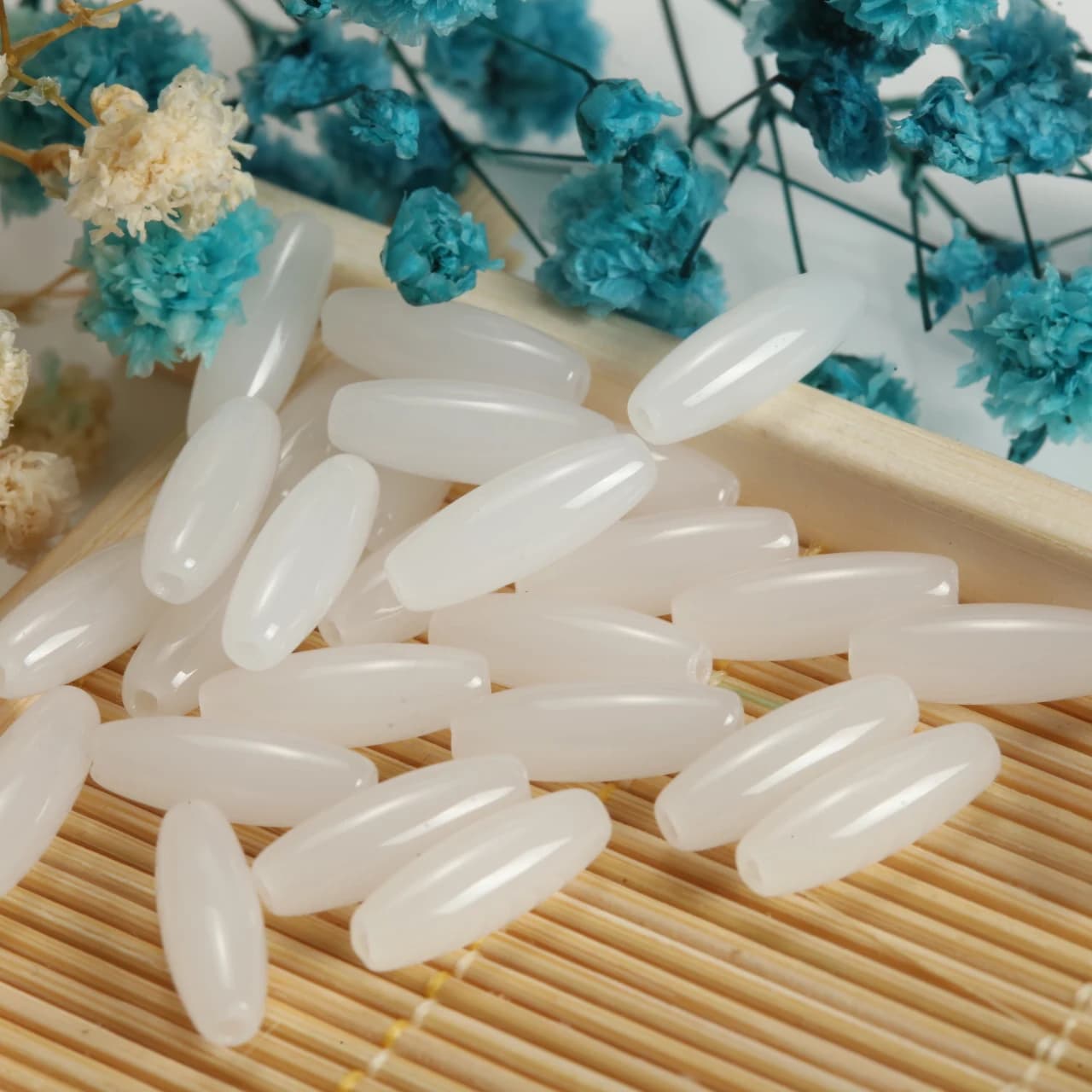 Perline di Vetro Bianco Latte 4x12mm a Forma di Riso con Foro Dritto per Creazione di Gioielli Fai-da-Te, Bracciali e Collane