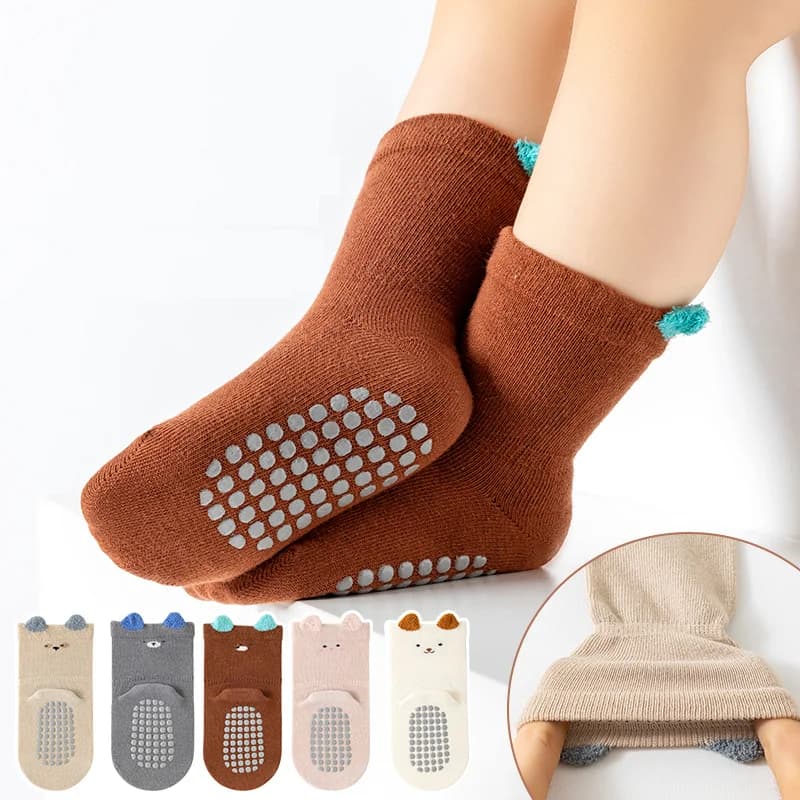 5 paia di calzini antiscivolo per bambini e bambine con graziosi motivi di animali dei cartoni animati, calzini comodi e traspiranti per neonati.