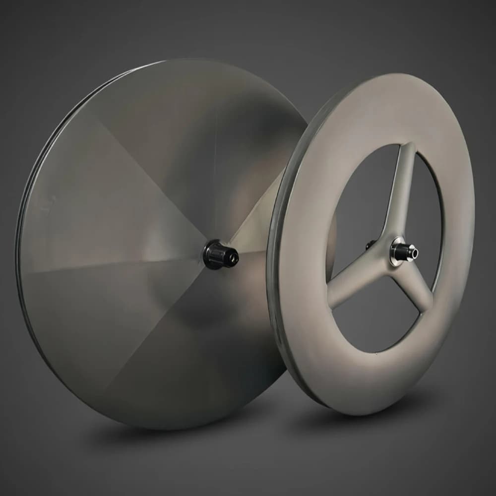 Set Ruote Anteriori a 3 Razze in Fibra di Carbonio e Posteriori a Disco — Design Aerodinamico per Gare a Cronometro, Triathlon e Bici TT — Leggero