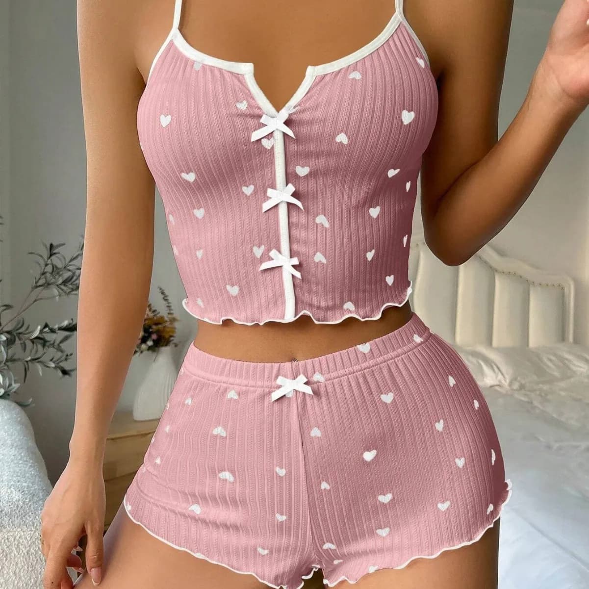 Pigiama carino da donna sexy 2025 con gilet e pantaloncini con fiocco stampato a forma di cuore, nuovo pigiama morbido e confortevole