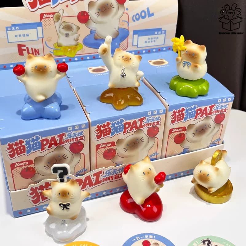 Nuova Scatola a Sorpresa Rotante Cat Pai Worry Free, Collezione di Figure di Gatti Siamesi Creativi e Carini, Ornamento da Scrivania per Ufficio, Regalo Festivo