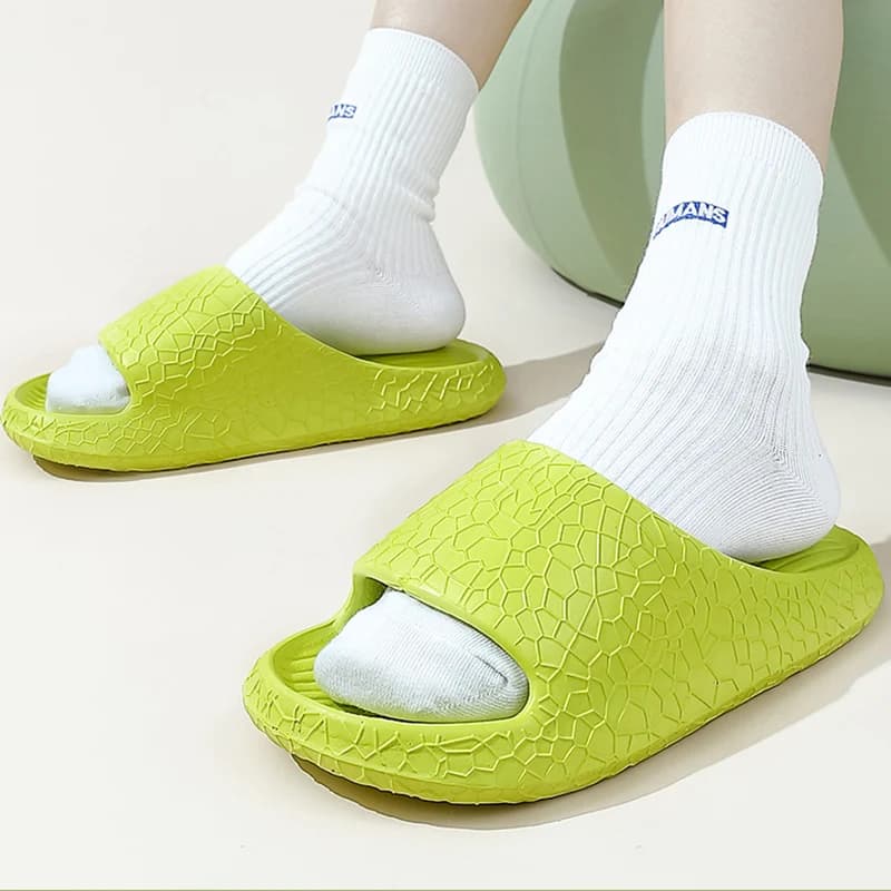 Light house slippers with thick background for woman, summer, for couple, with soft sole, pillow slippers, from inside and outside, anti-slip, flip flop 45