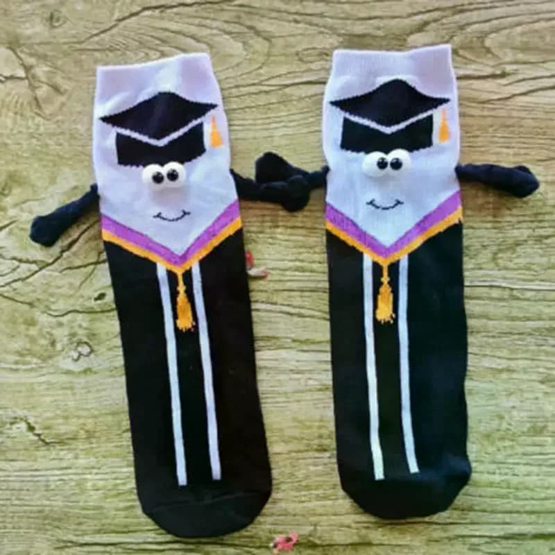 Un paio di calzini unisex per esterni con stampa per la stagione della laurea, lavabili in lavatrice, comodi e traspiranti, alla moda per l'uso quotidiano