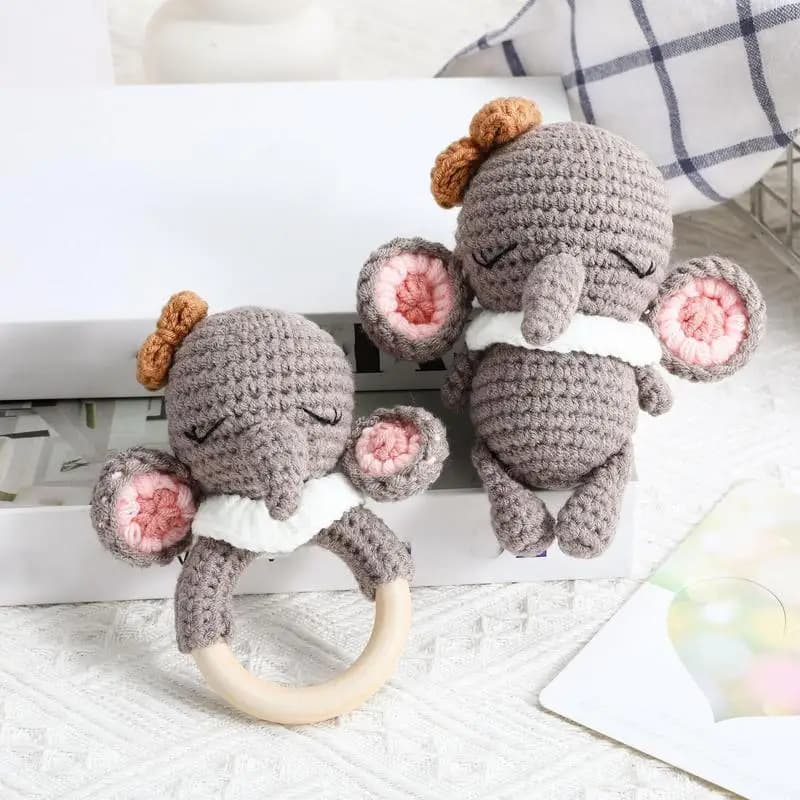 Giocattolo a sonaglino in legno fatto a mano all'uncinetto Animali di peluche Sonaglio lenitivo Massaggiagengive Cestino pasquale Stuffers Regali per bambini