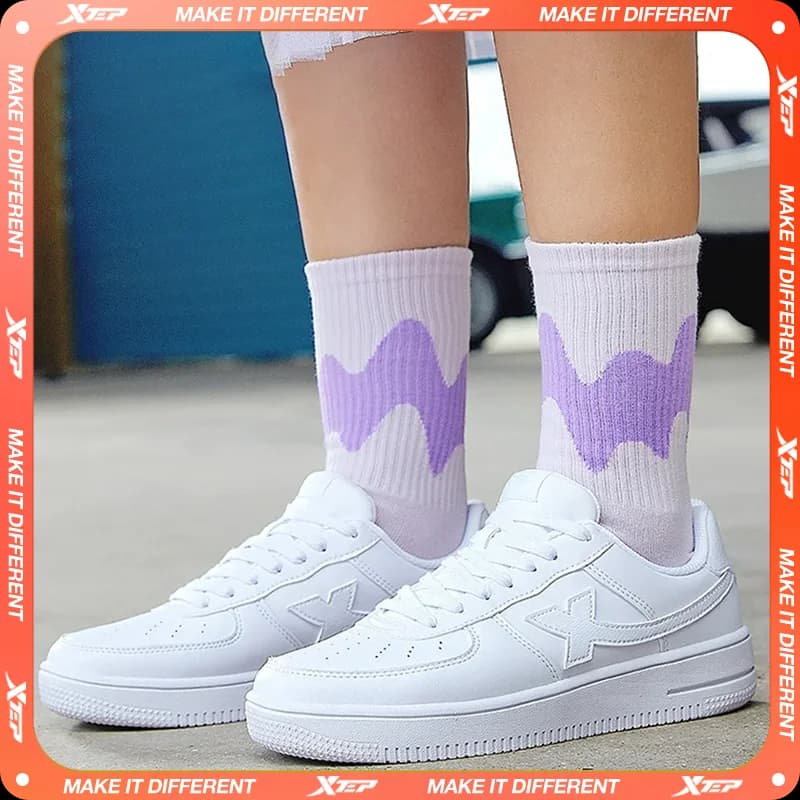 Xtep Women's Skateboard Shoes Women's Anti-Slip Anti-Slip Women's Shoes Comfortable and Durable Black White Sneakers 881218319851