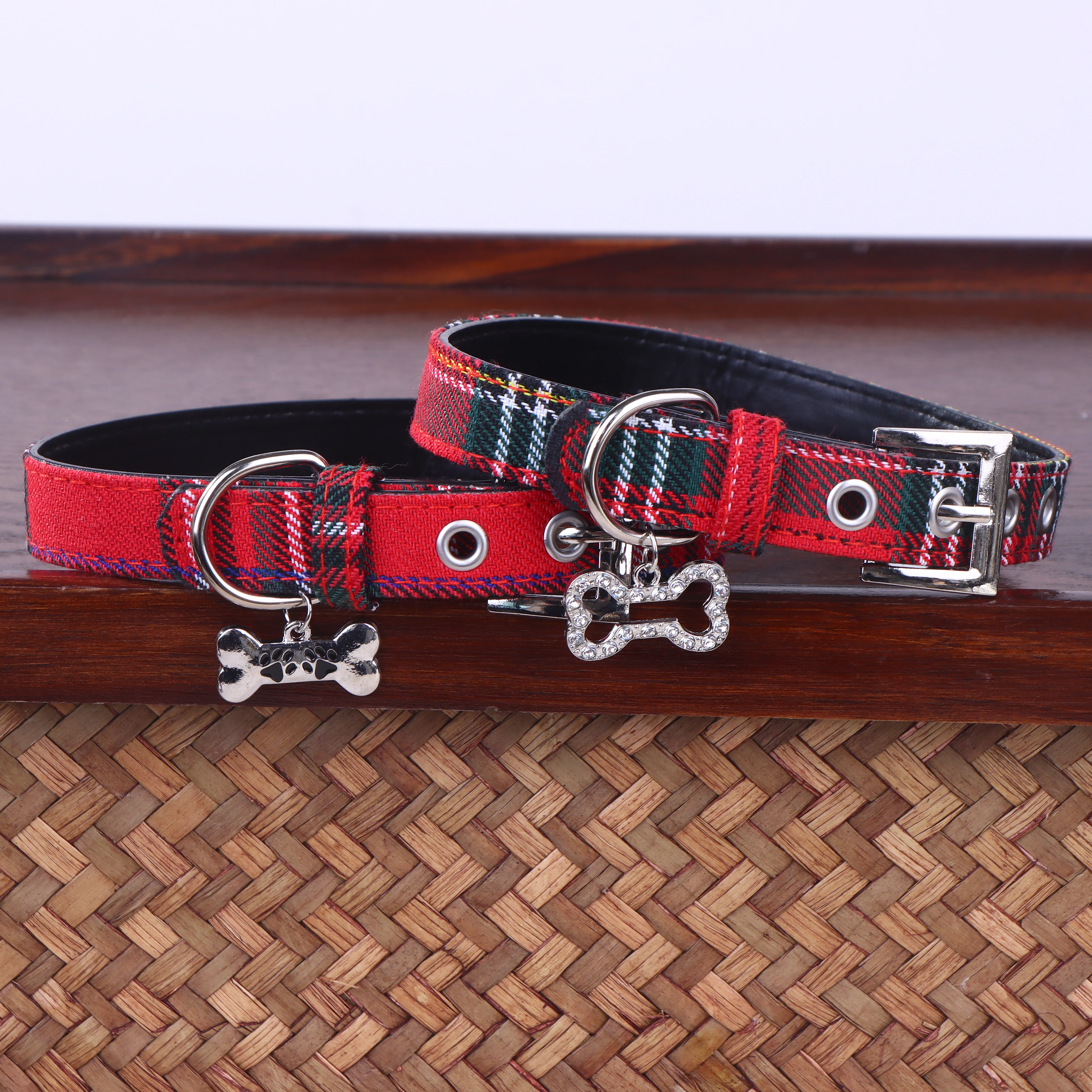 Semplice collare con fibbia scozzese punk gotico con pendente in osso di cane, gioielli con collana in stile Y2K