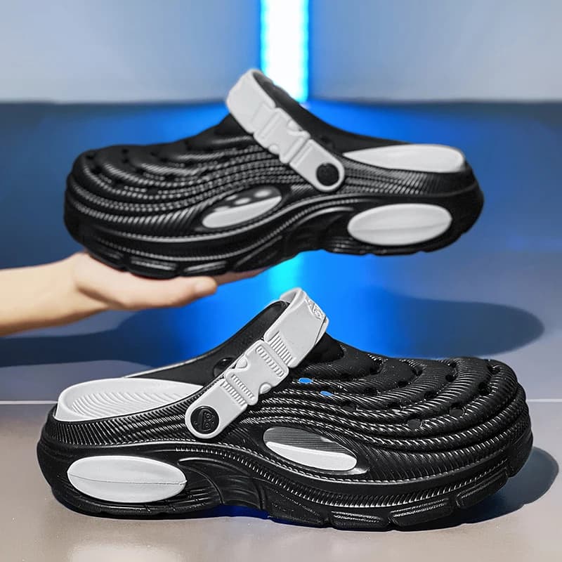 Zoccoli da uomo in EVA a punta chiusa Primavera/Estate 2026 | Sandali e Ciabatte da Spiaggia Convertibili Leggeri con Rialzo Interno e Design Slip-On