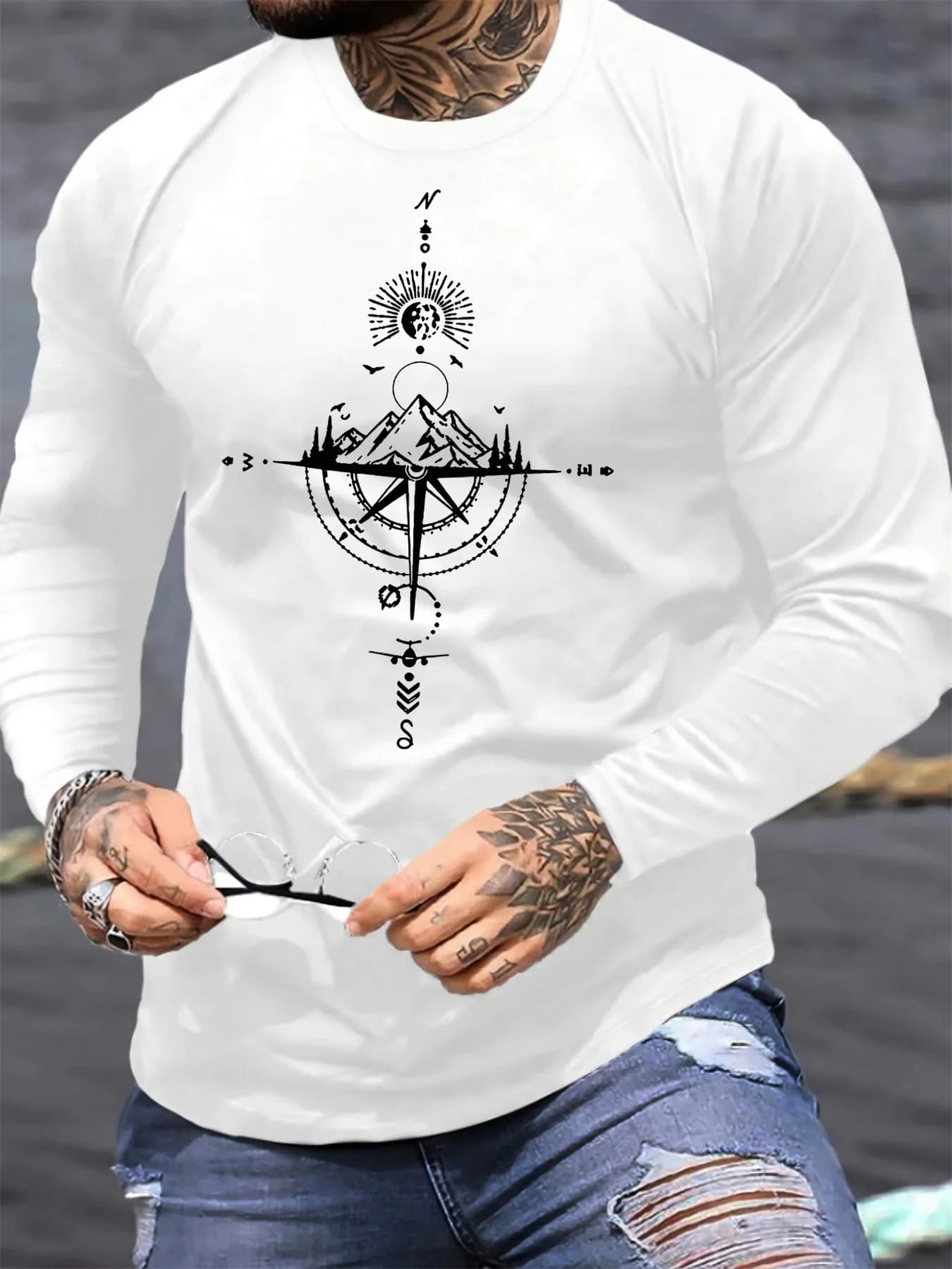 Versatile men's t-shirt with long sleeve crew neck in 100% wide and casual cotton with mountain print and spring and autumn compasses