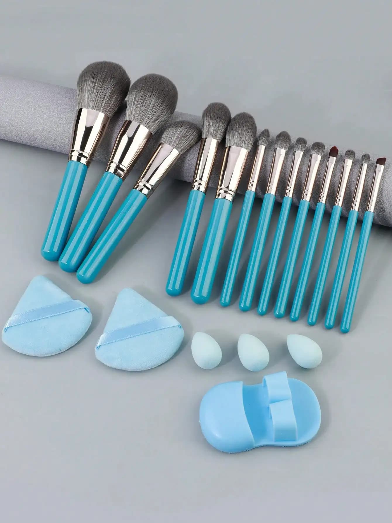 19 Pcs Blue Makeup Brushes Set With Beauty Blender Powder Puff Brush Holder Foundation Eyeshadow Cosmetic Tools