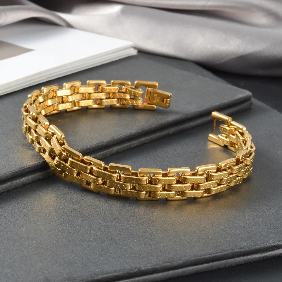 Retro Watch Band Link Bracelet Gold Plated Stainless Steel Elegant Polish Chain Classic Unique Jewelry Accessory for Women Man