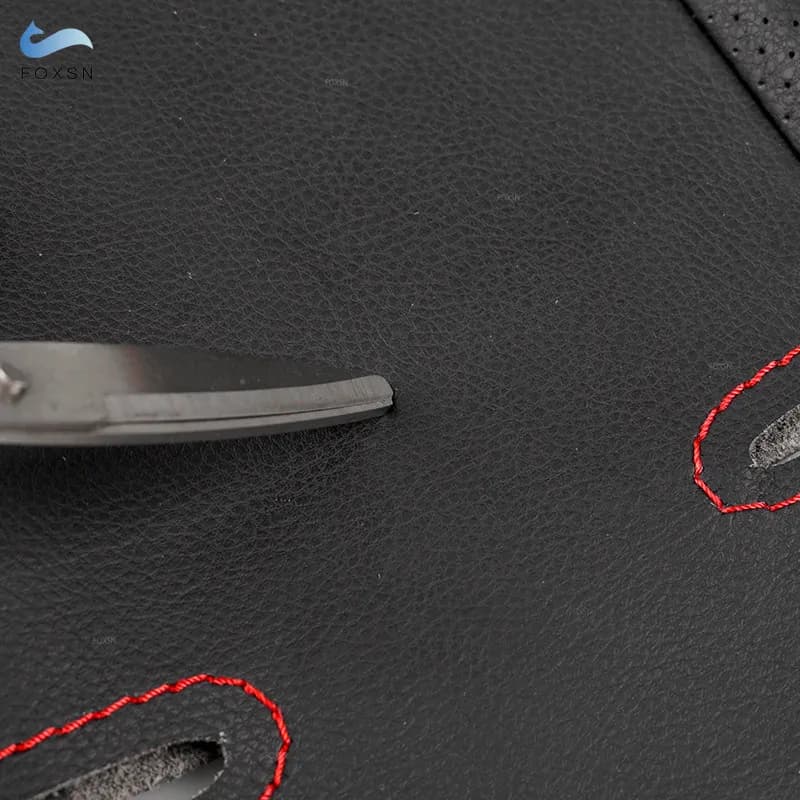 Per Nissan Maxima 2009-2014 Juke 370Z Note Sentra SV Copertura Decorativa per Volante in Pelle Traforata