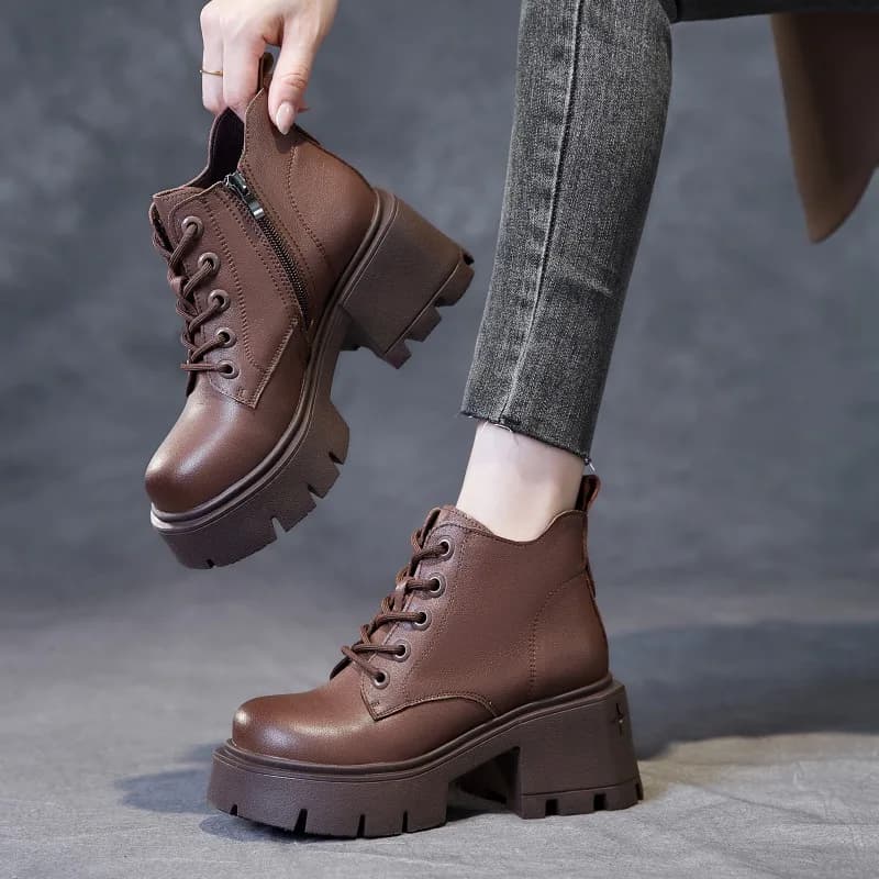 Stivali con plateau con tacco grosso Stivaletti stile britannico in morbida pelle autunnale da donna per donna Moda Botas corti con fondo spesso marrone