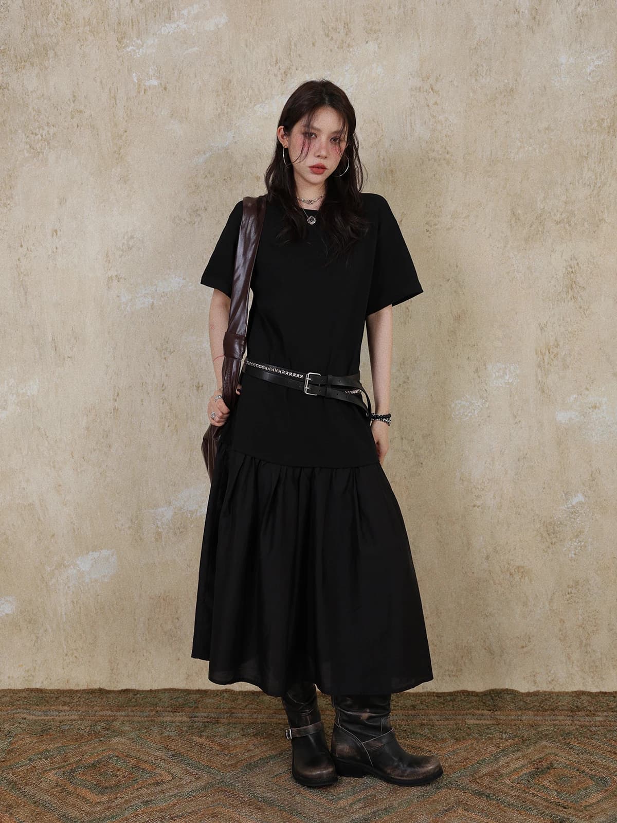 Abito Estivo da Donna DR Paper Figure, Design Ultra-Leggero in Seta, Vestito Lungo Nero Snellente a Maniche Corte