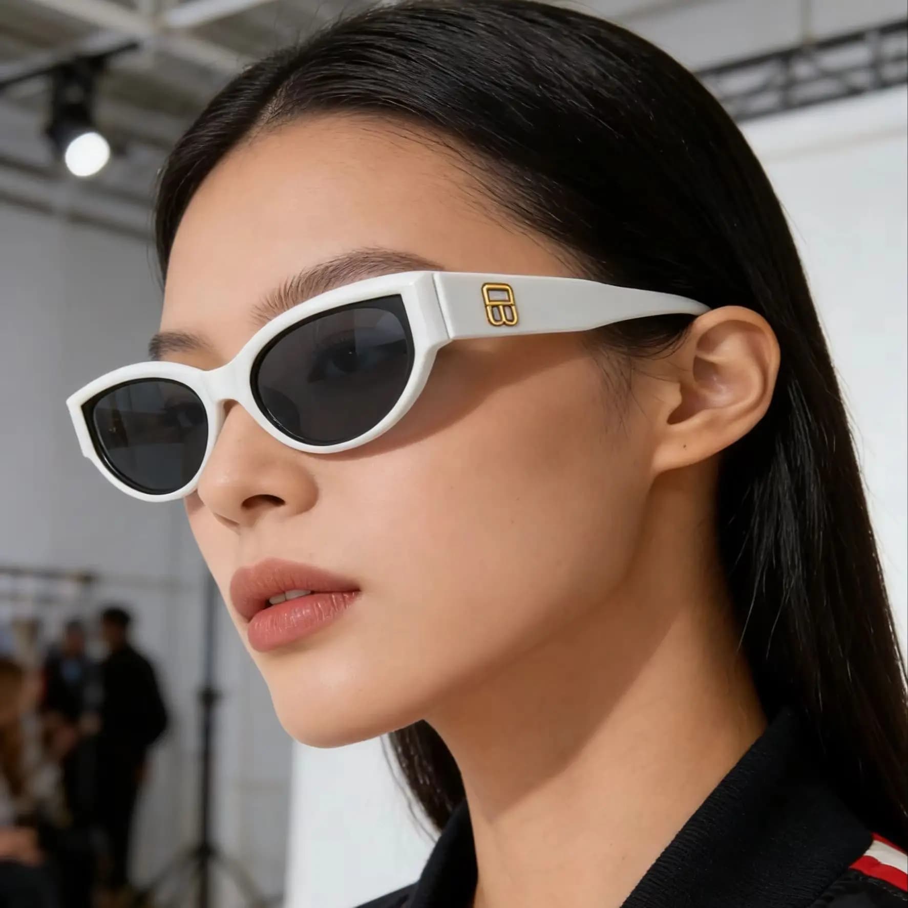 Women Retro Cat Eye Sunglasses Small Oval Shades UV400 Protection Fashion Outdoor Beach Driving Eyewear Unisex