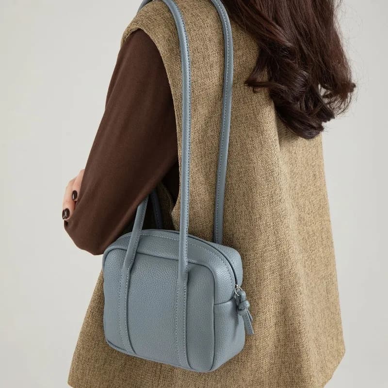 Borsa a tracolla da donna semplice e tridimensionale, piccola, quadrata, per il tempo libero e il pendolarismo, borsa sottobraccio di nicchia, di alta gamma per il pendolarismo.